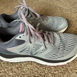 New Balance 840 Women's Gray and Pink Athletic Running Shoes
